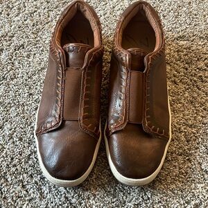 Zodiac shoes size 9.5 like new